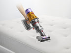 Aspirador escoba - Dyson V12 Detect Slim Absolute, Potencia succión 150 AW, Inteligente y Ligero, 60 min, Pantalla LCD, Tecnología Láser